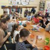 Közös készülődés a Márton-napi lampionos felvonulásra a 3. c1 osztályban